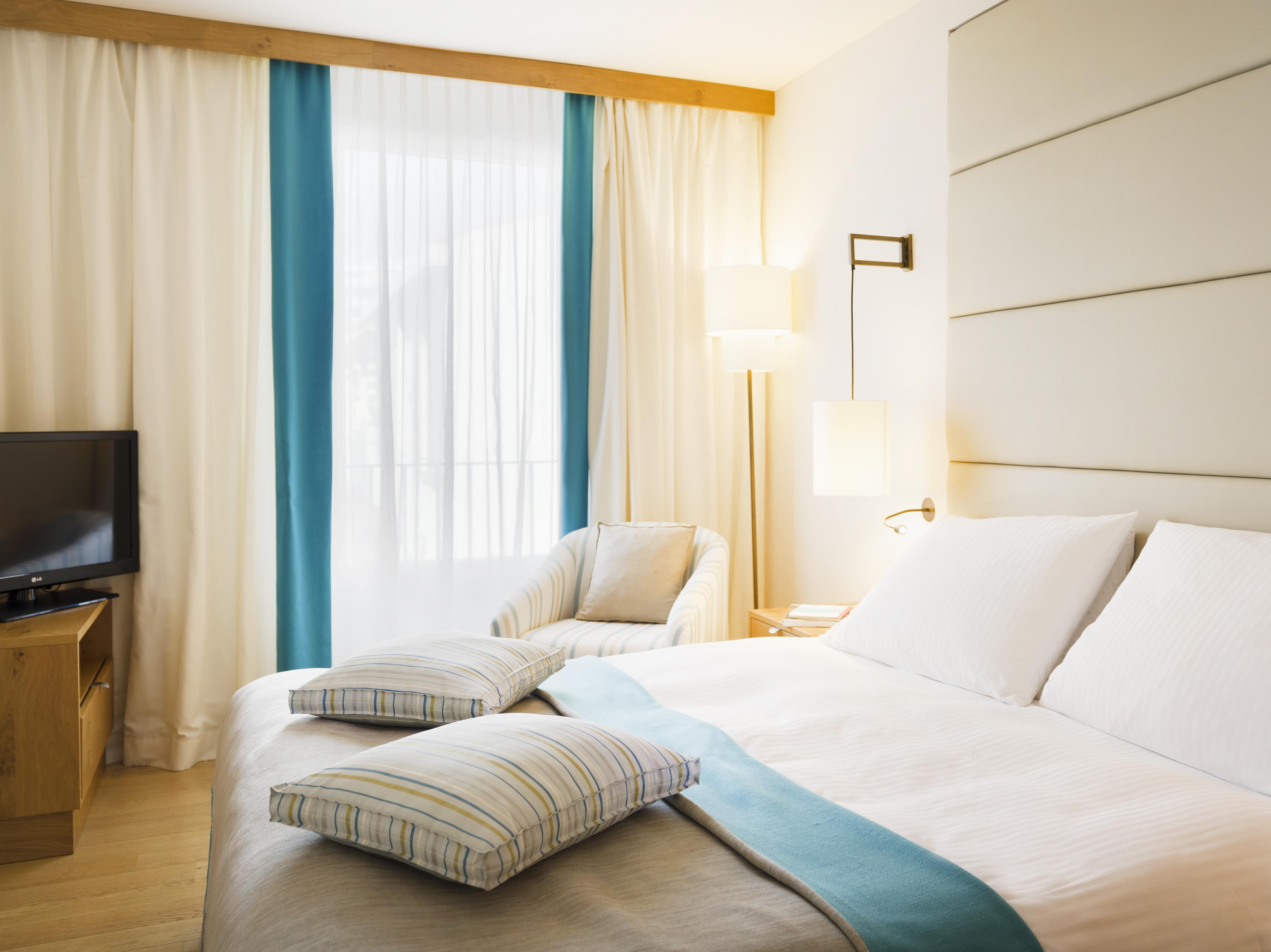Hotel Sun Gardens Dubrovnik Orasac Esterno foto A room at the hotel