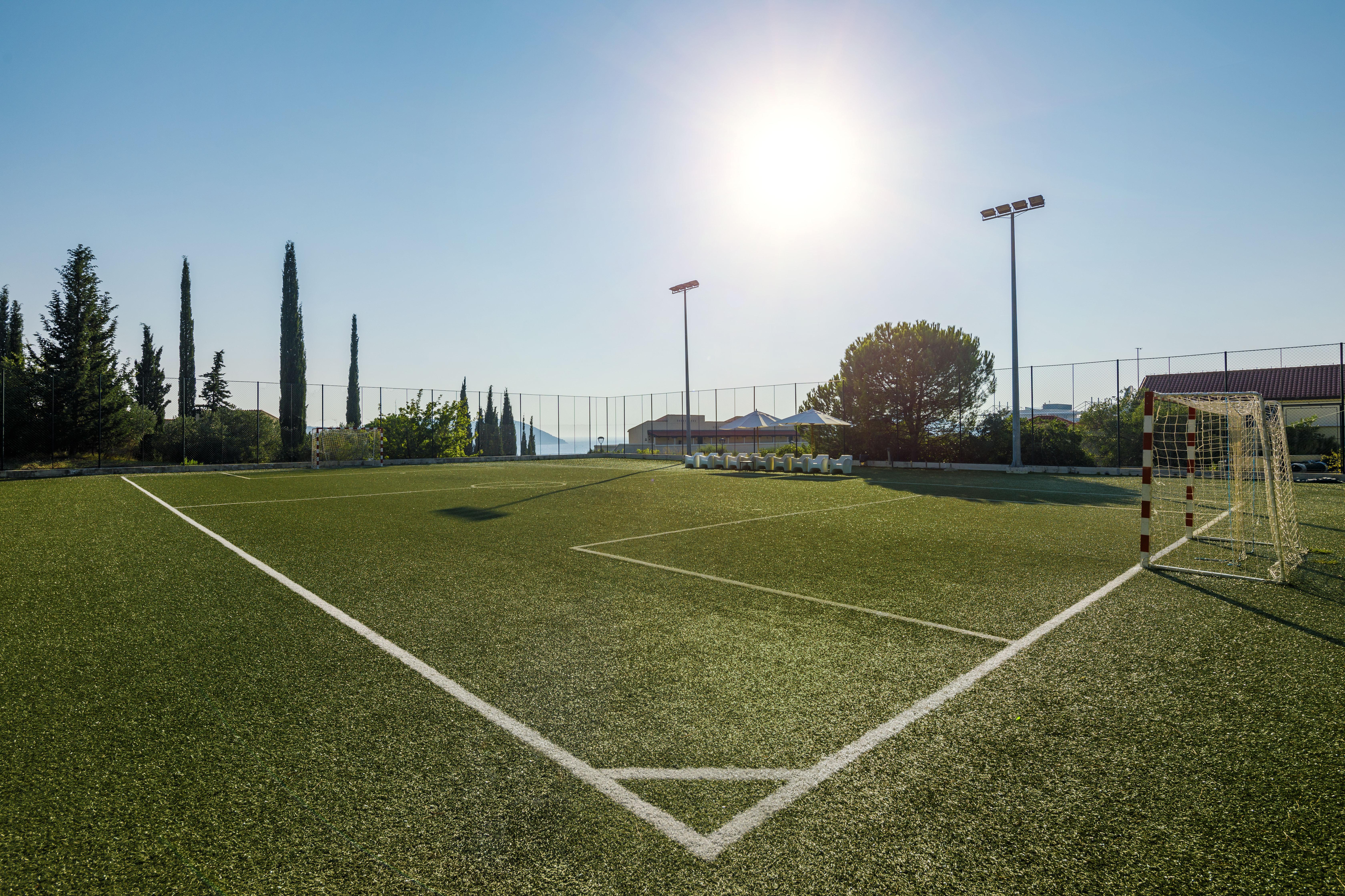 Hotel Sun Gardens Dubrovnik Orasac Esterno foto The training ground
